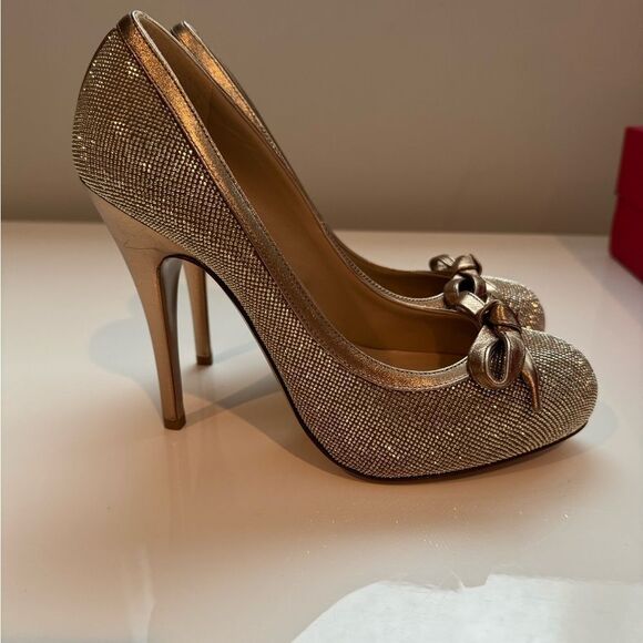 Valentino Garavani Gold Sparkly Platform Pumps - Picture 4 of 8